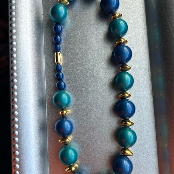 Blue & Teal Chunky Beaded Necklace w/Gold-Tone Accent w vintage jewelry tray - Picture 4 of 6